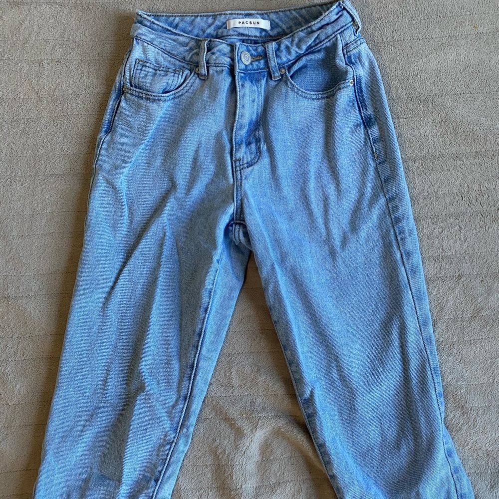 MOM JEANS